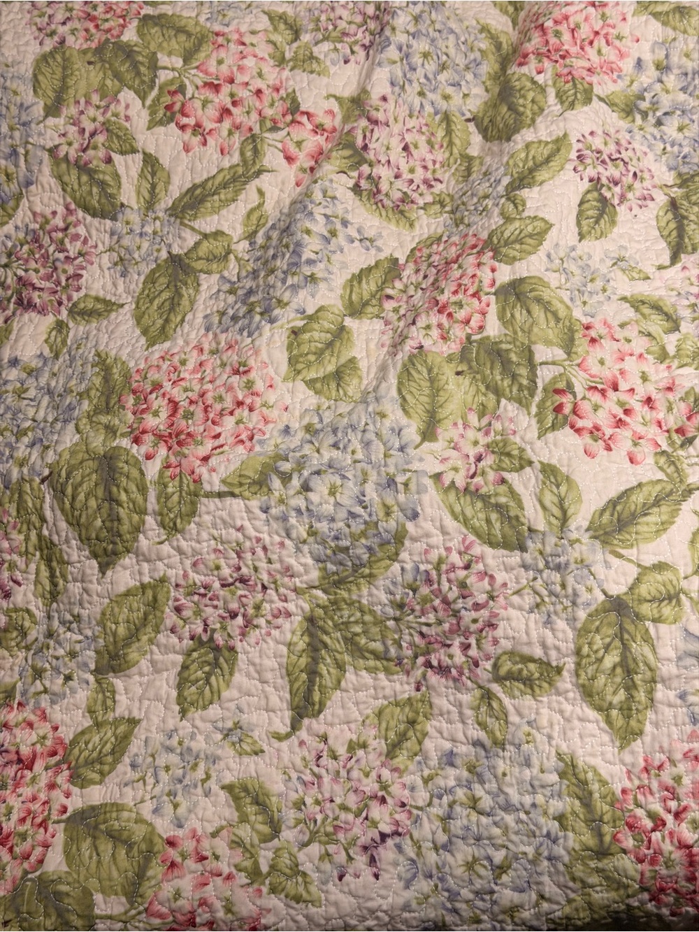 Floral Hydrangea Quilt - White with Pink, Blue & Green